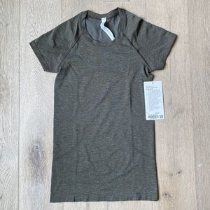 swiftly tech short sleeve grey sage/dark olive size 4 lululemon nwt